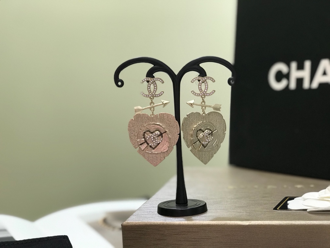 CC HEART EARRINGS