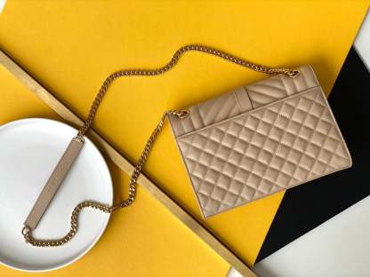 SAINT LAURENT ENVELOPE MEDIUM CHAIN BAG IN MIX MATELASSE GRAIN DE POUDRE EMBOSSED BEIGE 24CM