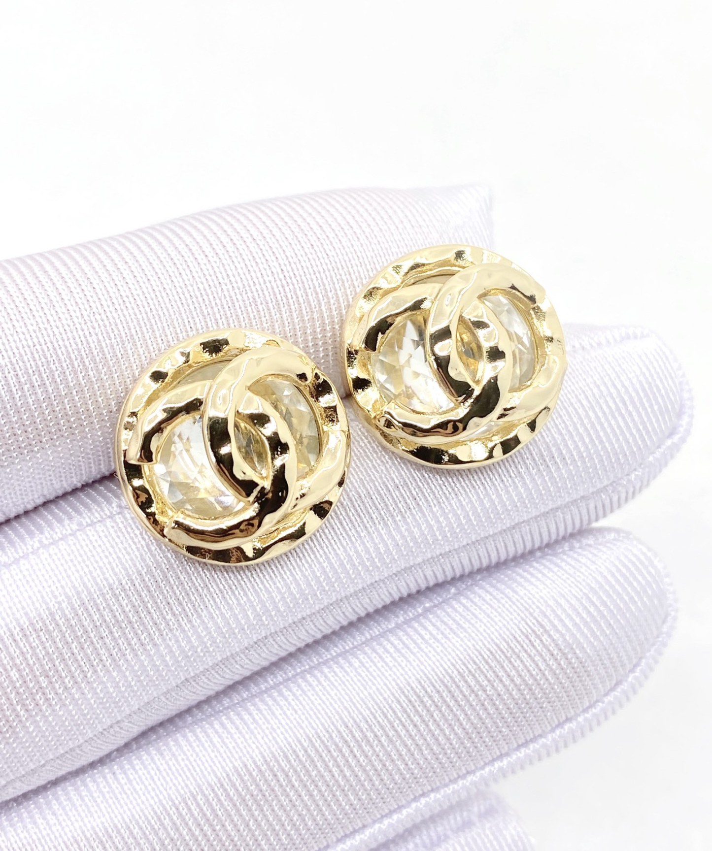 CC CC BUTTON CLIP-ON EARRINGS