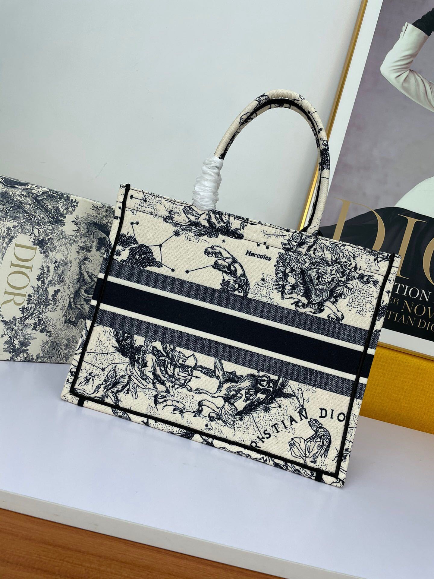DOR PERSONALIZED LARGE BOOK TOTE BLACK TONE TOILE JOUY EMBROIDERY M1286ZRHZ_M941