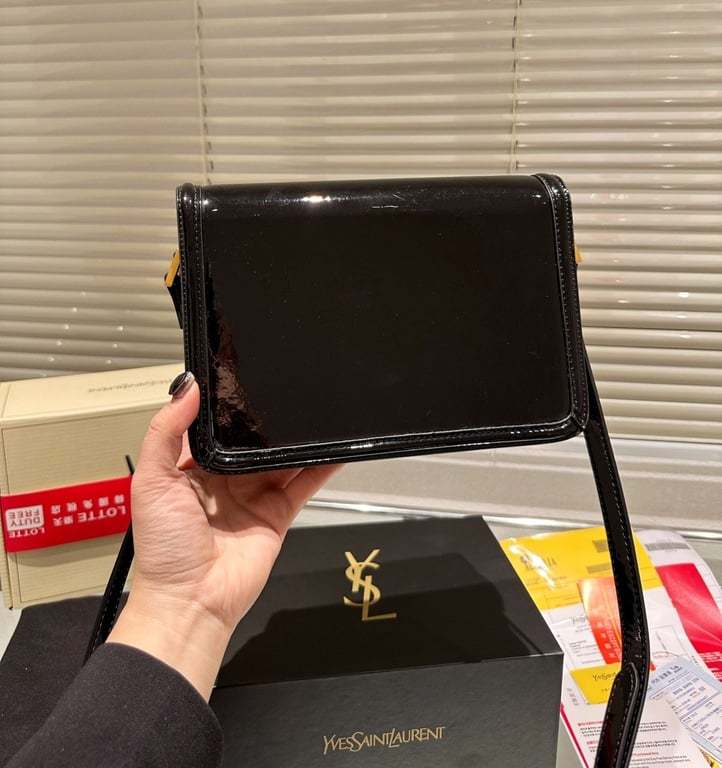 SAINT LAURENT SOLFERINO MEDIUM SATCHEL IN LACQUERED PATENT LEATHER BLACK 23CM
