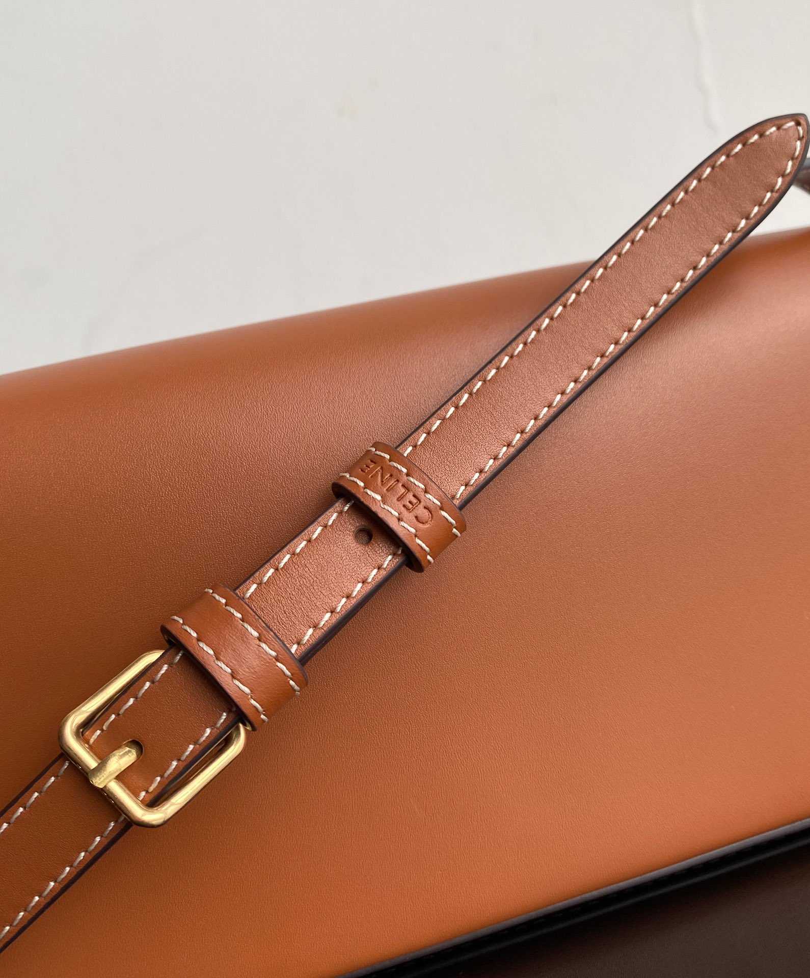 CE TRIOMPHE SHOULDER BAG IN SHINY CALFSKIN BROWN 194143BFN04LU