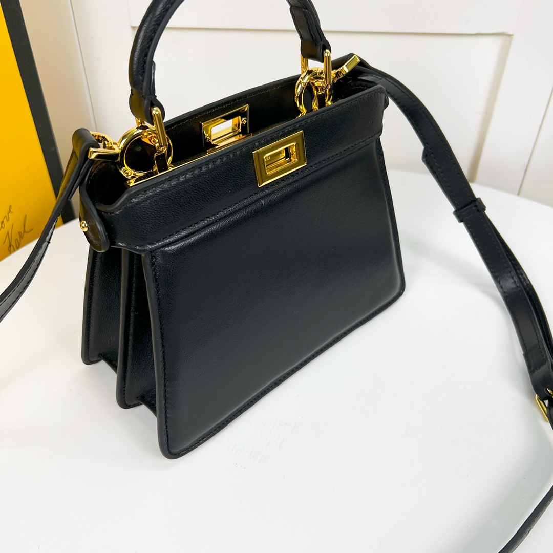 FD PEEKABOO ISEEU PETITE BLACK 8BN335ABVEF0KUR
