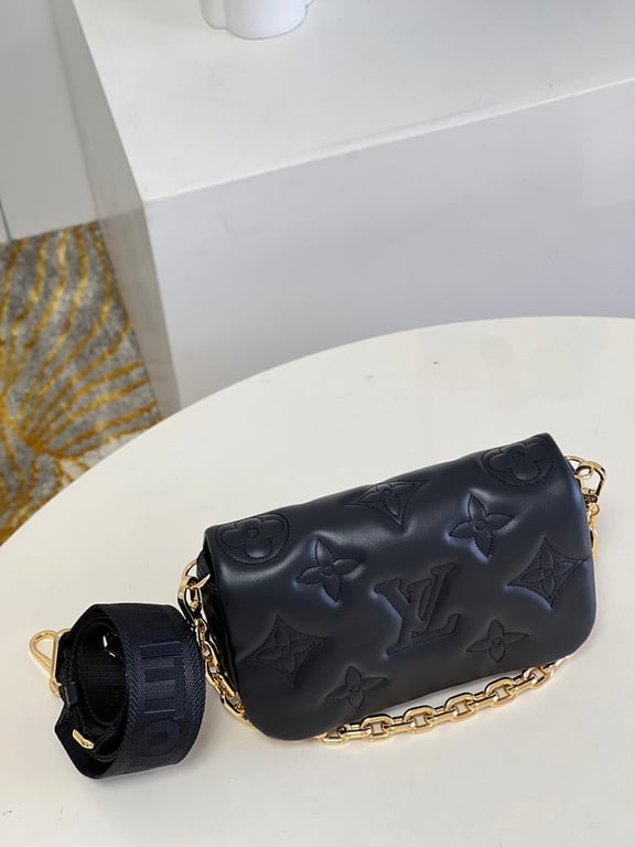 LUV WALLET ON STRAP BUBBLEGRAM BLACK