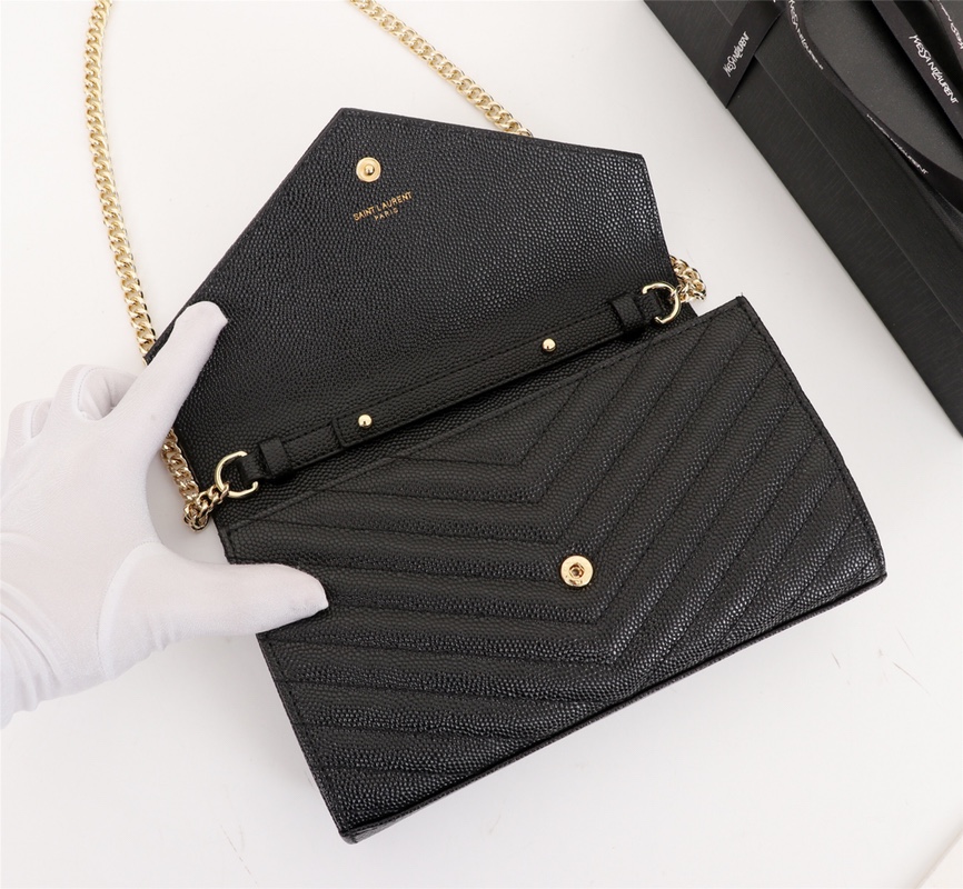 YSL CASSANDRE MATELASSÉ CHAIN WALLET IN GRAIN DE POUDRE EMBOSSED BLACK GOLD 22CM 377828BOW011000