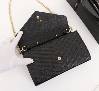 YSL CASSANDRE MATELASSÉ CHAIN WALLET IN GRAIN DE POUDRE EMBOSSED BLACK GOLD 22CM 377828BOW011000