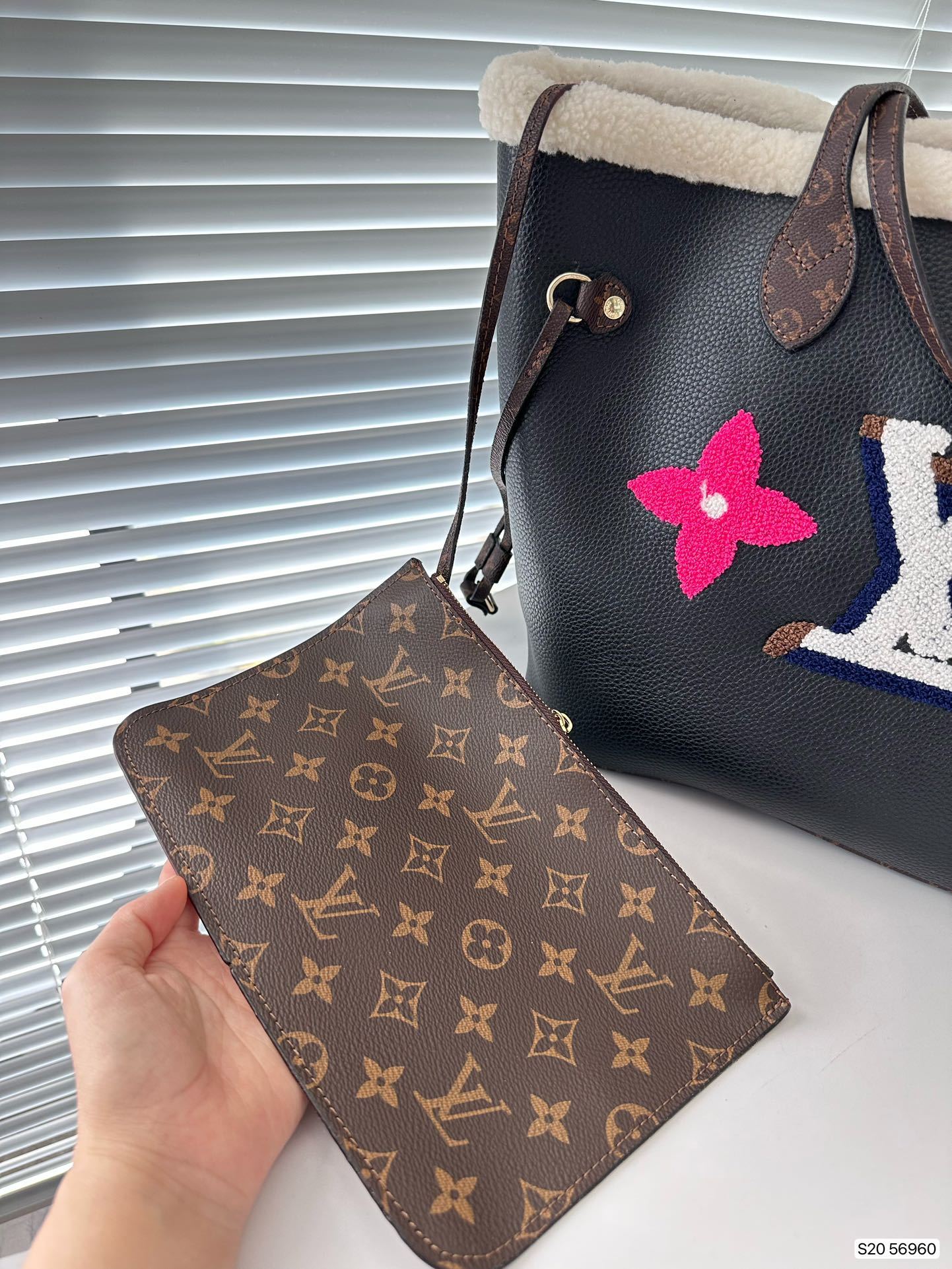 LV SHEARLING MONOGRAM NEVERFULL MM BAG BLACK 33CM