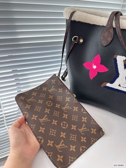 LV SHEARLING MONOGRAM NEVERFULL MM BAG BLACK 33CM