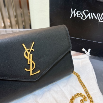 YSL UPTOWN CHAIN WALLET IN GRAIN DE POUDRE EMBOSSED BLACK 19CM 6077881GF0J1000