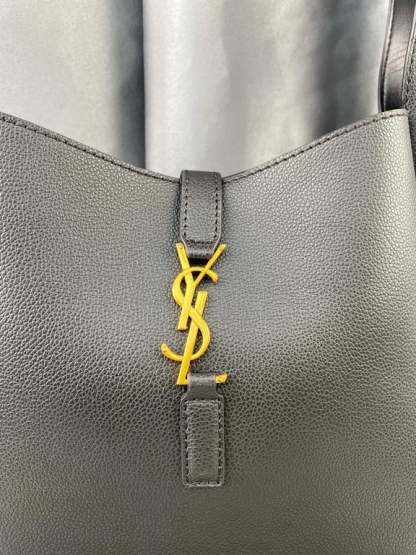 SAINT LAURENT LE 5 A 7 SOFT SMALL HOBO BAG IN SMOOTH LEATHER BLACK
