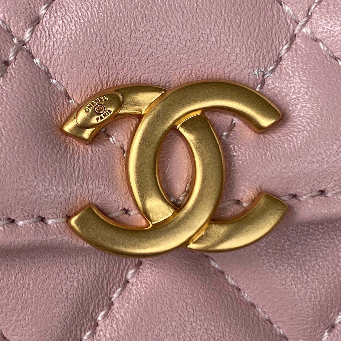 Chanel Clutch With Chain Gold Hardware PiNike For Women, Women’s Handbags, Shoulder Bags 5.7in/14.5cm