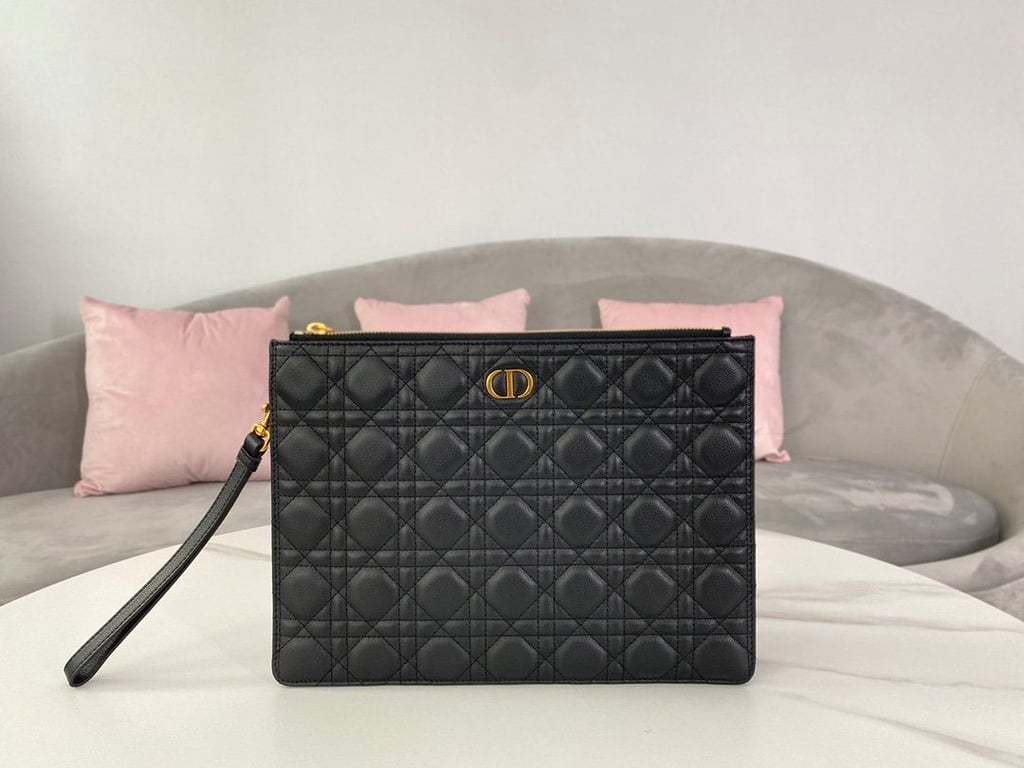 dir LARGE CARO DAILY POUCH BLACK S5086UWHC_M900