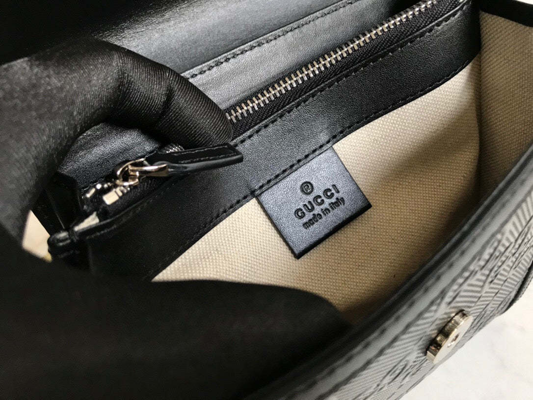 gg Embossed Messenger Bag Black gg Embossed For Men 8.1in/20.5cm gg 625782 1W3AN 1000465