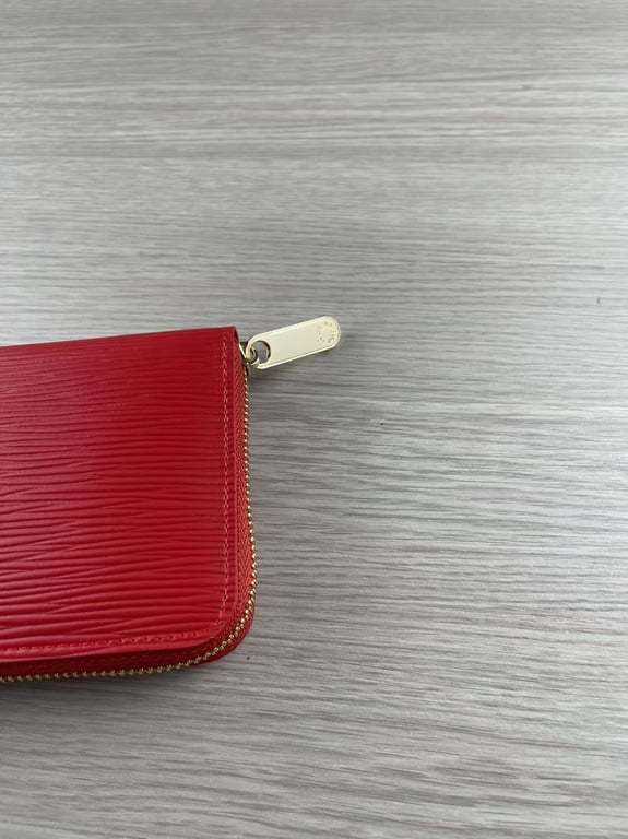LOUIS VUITTON ZIPPY WALLET RED M60017