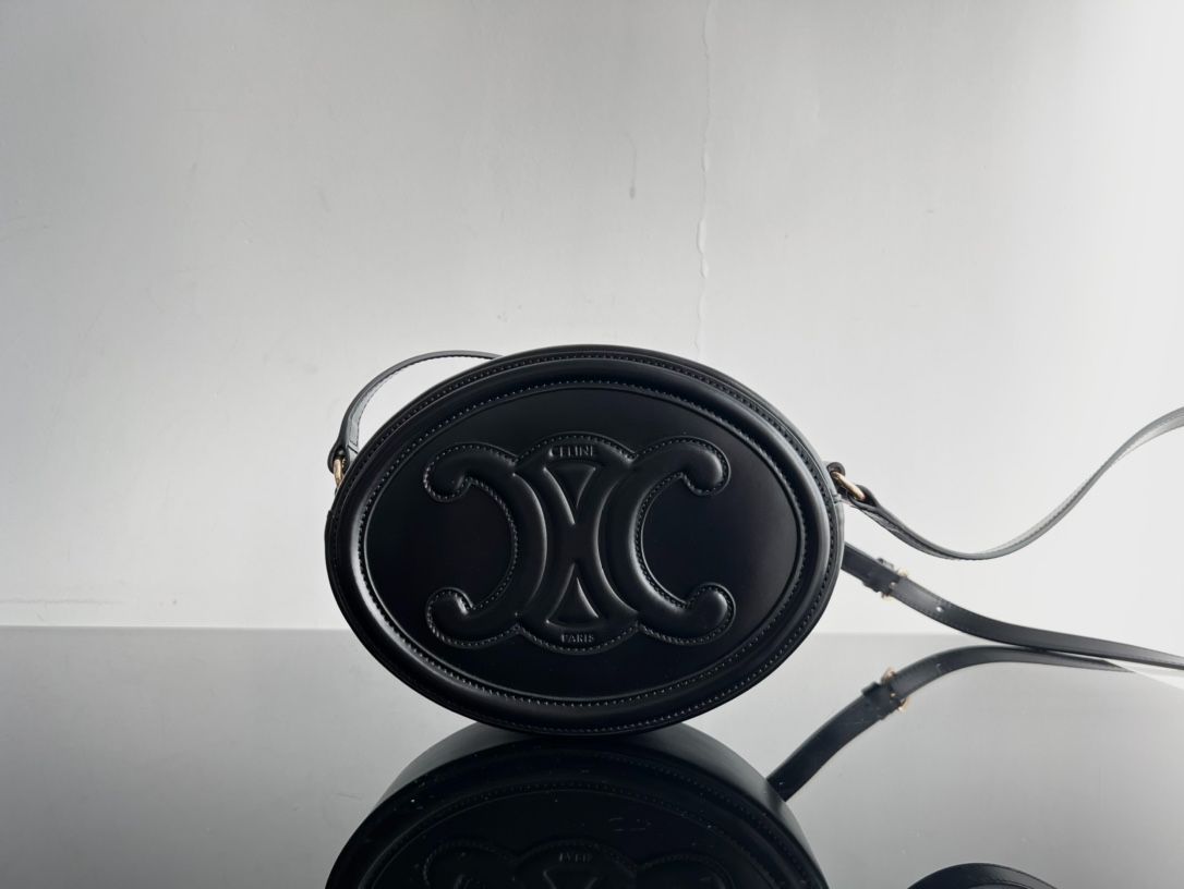 CE CROSSBODY OVAL PURSE CUIR TRIOMPHE IN SMOOTH CALFSKIN BLACK 10I703DPQ38NO