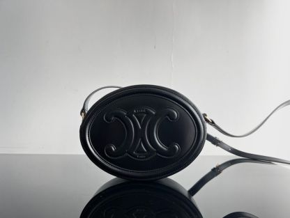 CE CROSSBODY OVAL PURSE CUIR TRIOMPHE IN SMOOTH CALFSKIN BLACK 10I703DPQ38NO