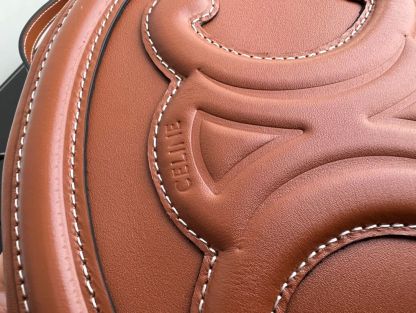 CE CROSSBODY OVAL PURSE CUIR TRIOMPHE IN SMOOTH CALFSKIN TAN 10I703DPQ04LU