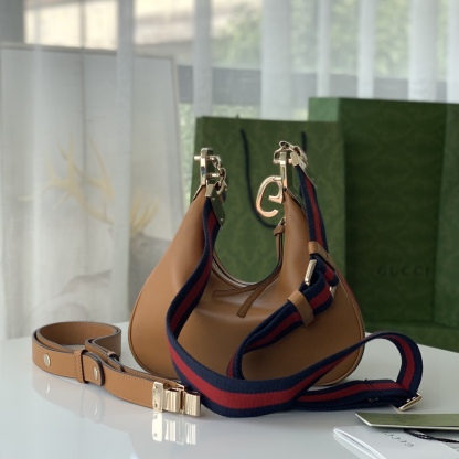 GG GG ATTACHE SMALL SHOULDER BAG IN ORANGE 23CM 702823 UXWBG 3162