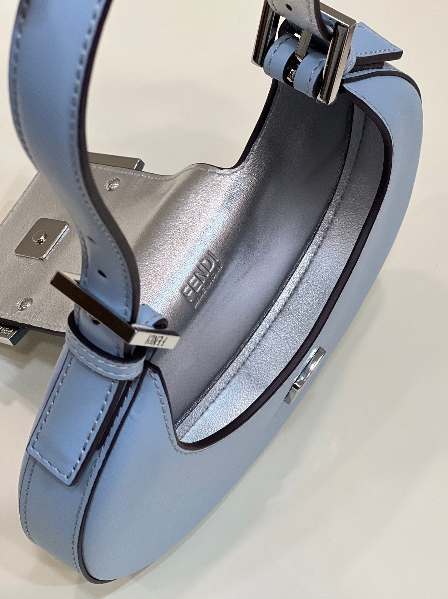 FI Cookie White For Women, Women’s Handbags, Shoulder Bags 7.4in/19cm FF 8BS065AAIWF1HBK