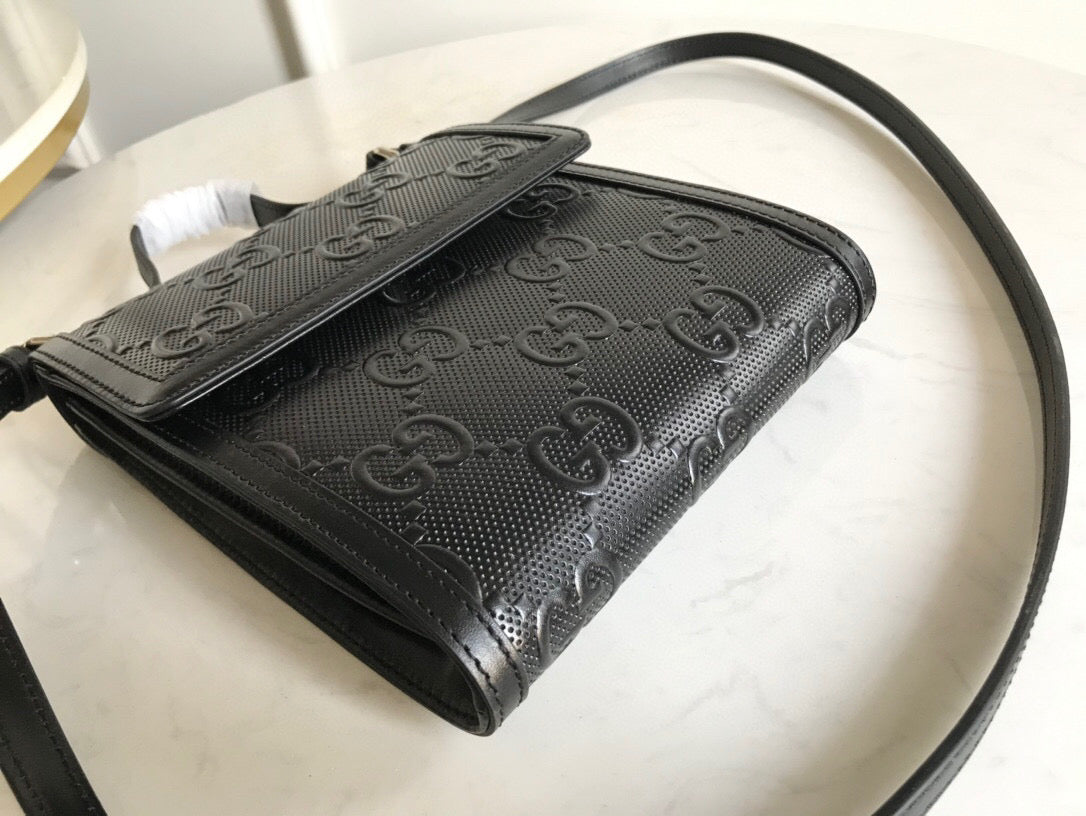 gg Embossed Messenger Bag Black gg Embossed For Men 8.1in/20.5cm gg 625782 1W3AN 1000465