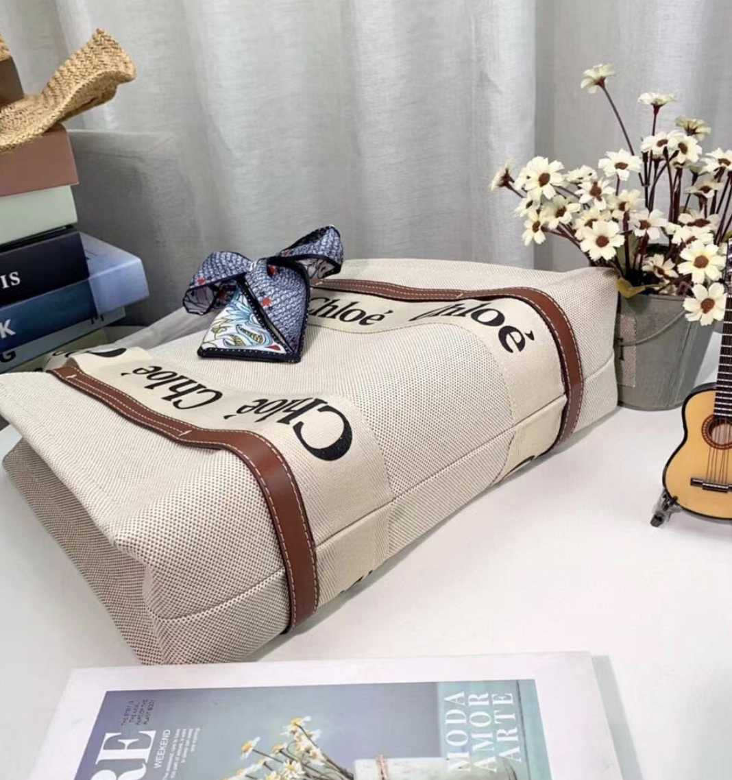 CHLOE MEDIUM WOODY TOTE BAG WHITE BROWN CHC22AS383I2690U