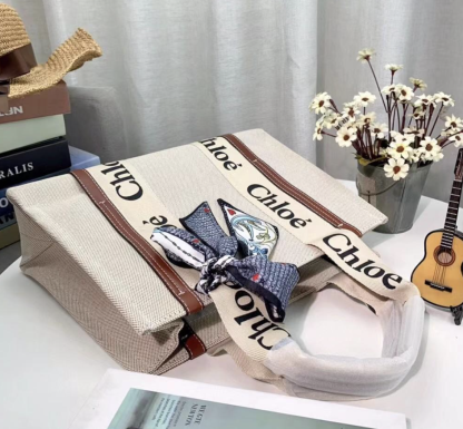 CHLOE MEDIUM WOODY TOTE BAG WHITE BROWN CHC22AS383I2690U