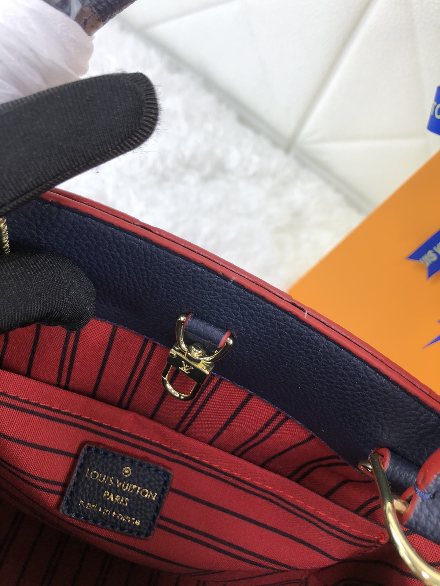 LV MONTAIGNE MM NAVY BLUE M42746