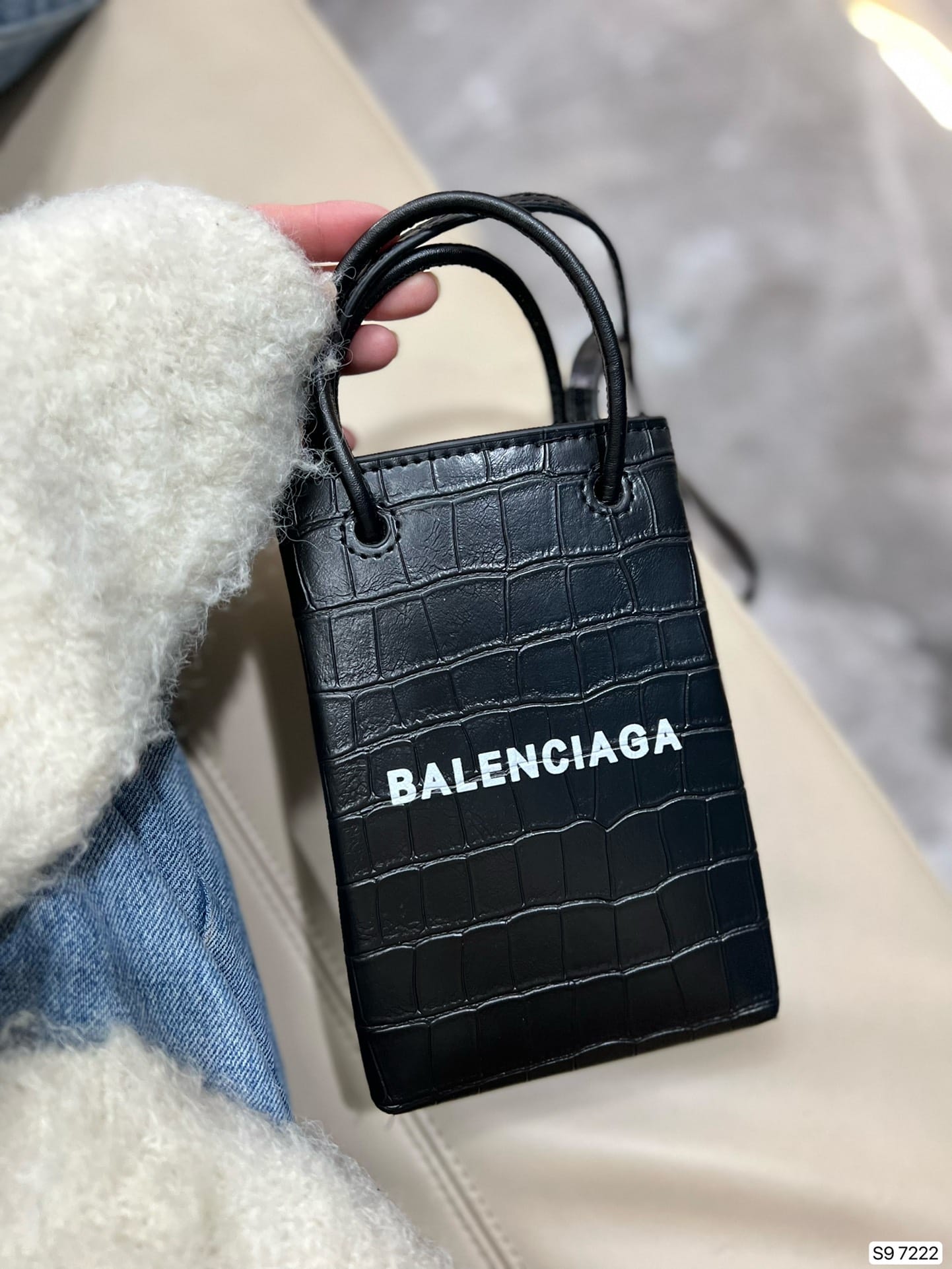 BALENCIAGA SHOPPING PHONE HOLDER CROCODILE EMBOSSED IN BLACK 18CM 5938261U61N1090