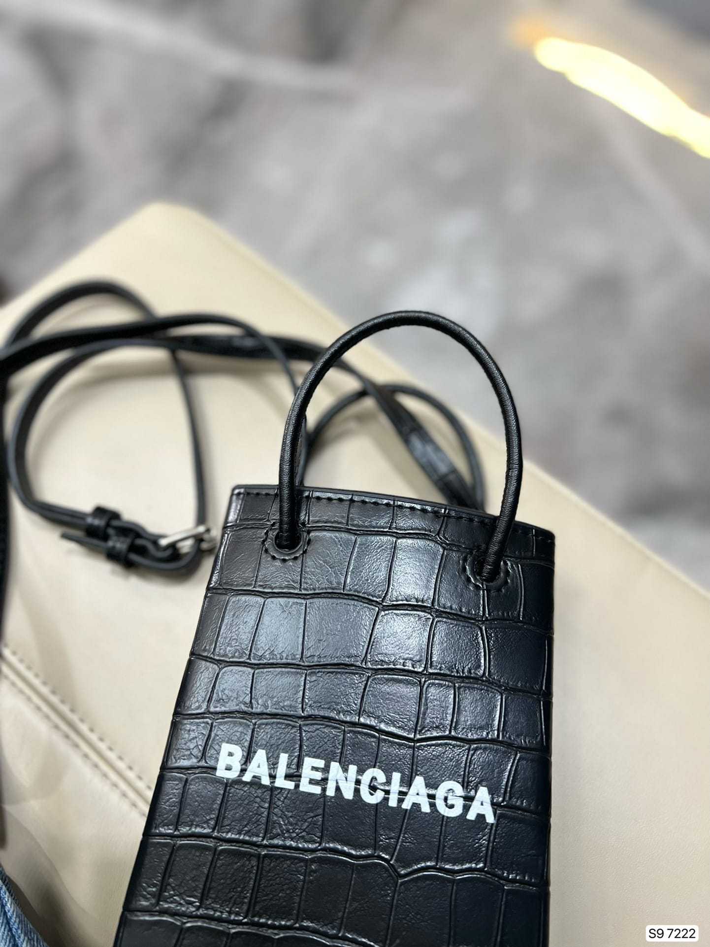 BALENCIAGA SHOPPING PHONE HOLDER CROCODILE EMBOSSED IN BLACK 18CM 5938261U61N1090