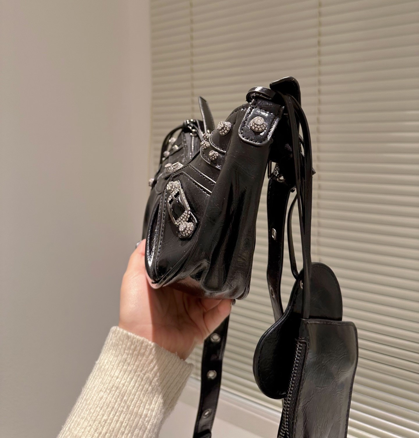 BALENCIAGA WOMENS LE CAGOLE SMALL SHOULDER BAG IN BLACK 28CM