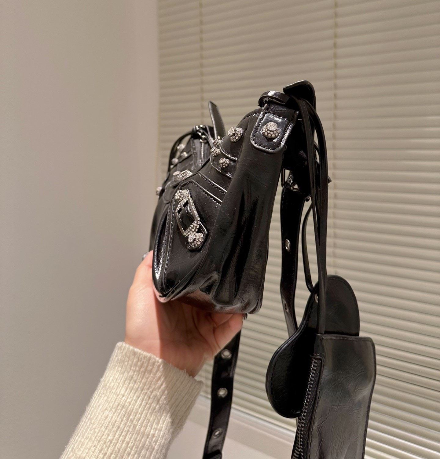 BALENCIAGA WOMENS LE CAGOLE SMALL SHOULDER BAG IN BLACK 28CM