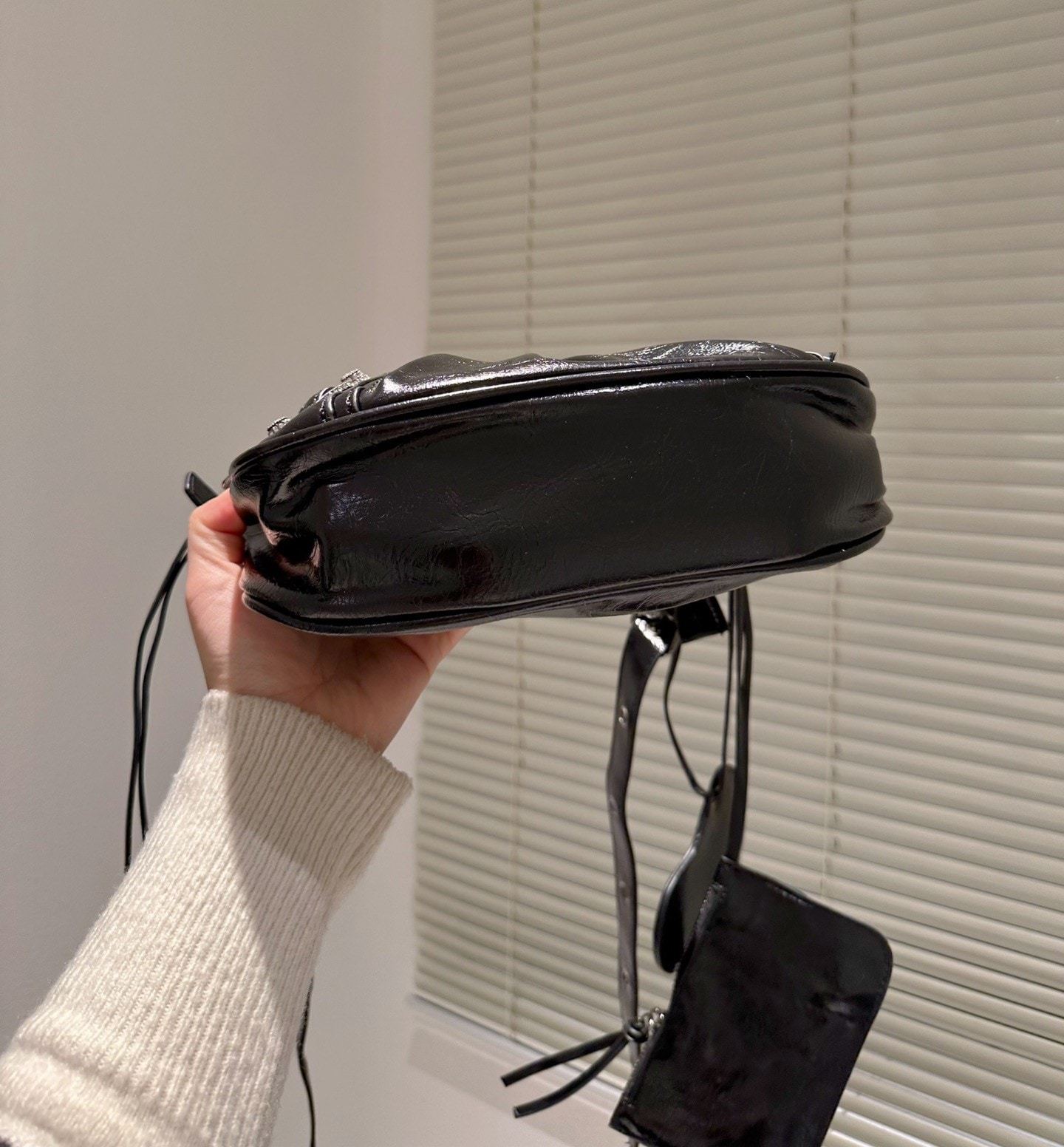 BALENCIAGA WOMENS LE CAGOLE SMALL SHOULDER BAG IN BLACK 28CM