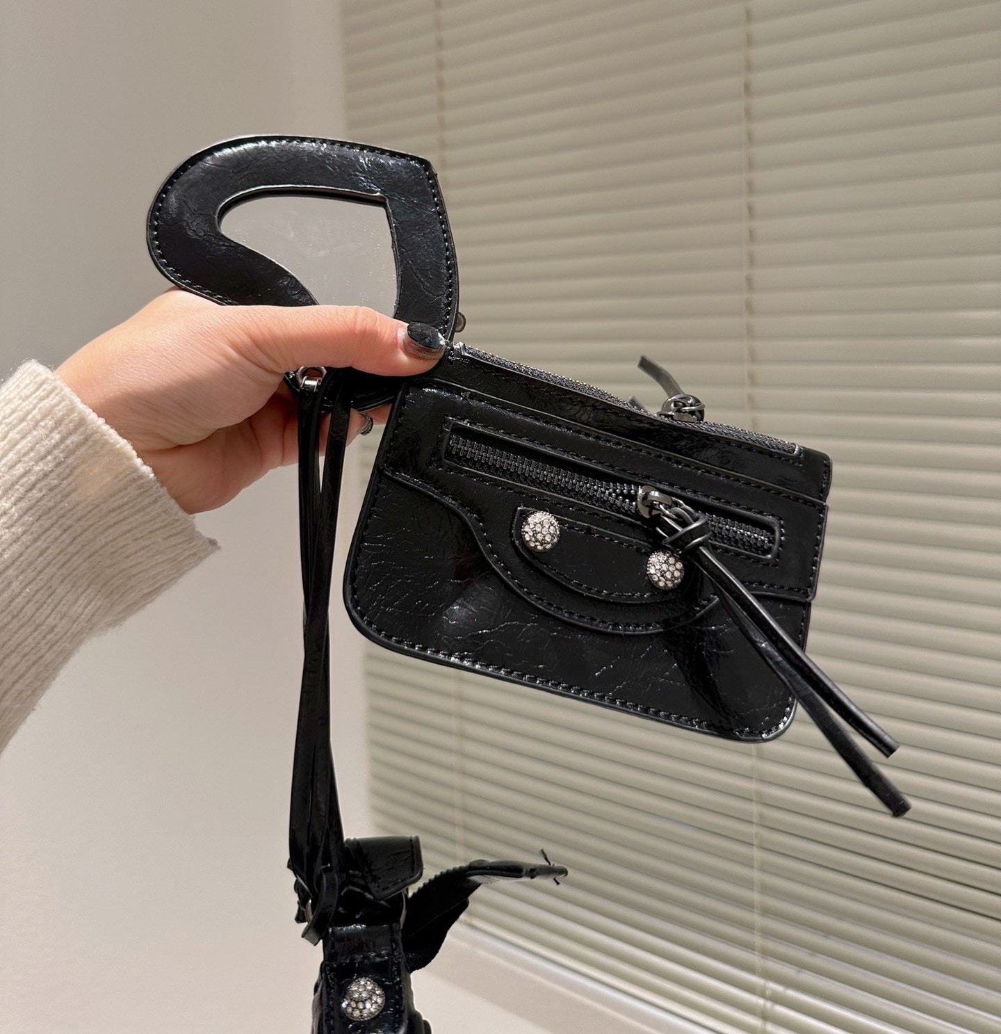 BALENCIAGA WOMENS LE CAGOLE SMALL SHOULDER BAG IN BLACK 28CM