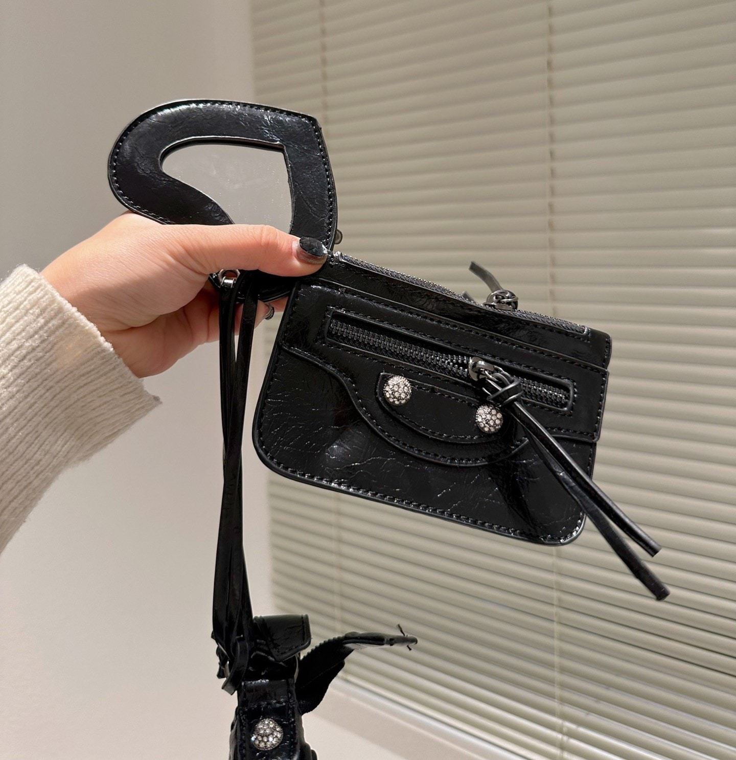 BALENCIAGA WOMENS LE CAGOLE SMALL SHOULDER BAG IN BLACK 28CM