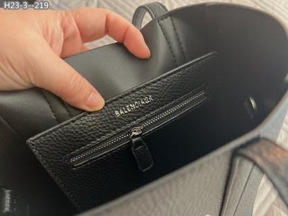 BALENCIAGA EVERYDAY XXS TOTE BAG IN BLACK 23CM 551815D6W2N1000