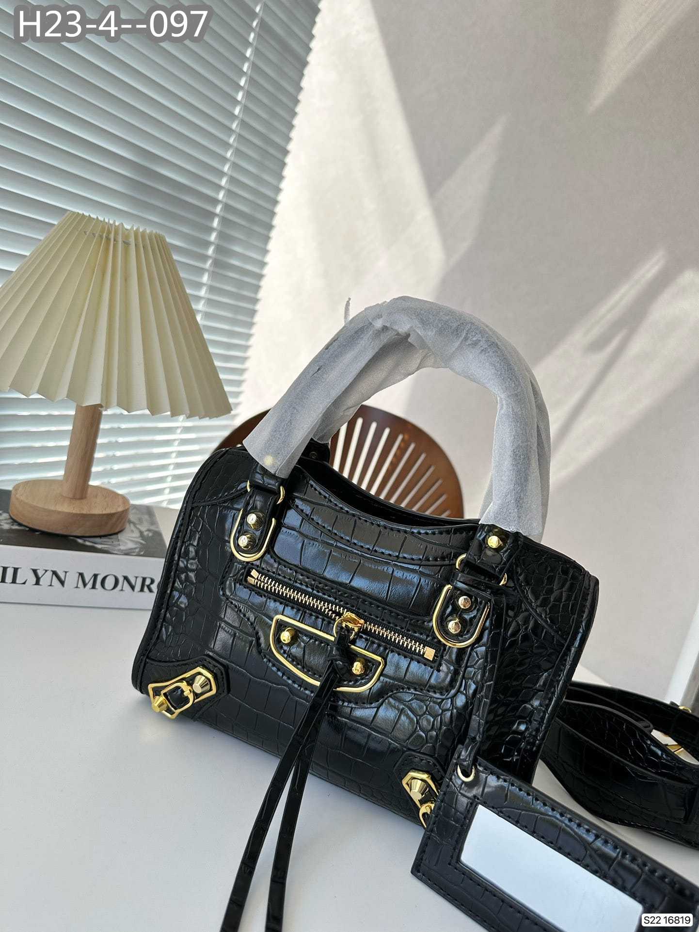 BALENCIAGA NEO CLASSIC CITY MINI CROCODILE EFFECT LEATHER BAG BLACK 25CM