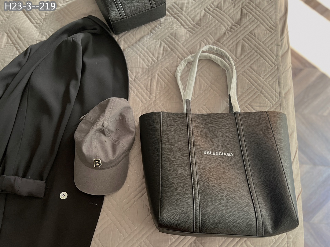 BALENCIAGA EVERYDAY TOTE BAG IN BLACK 36CM