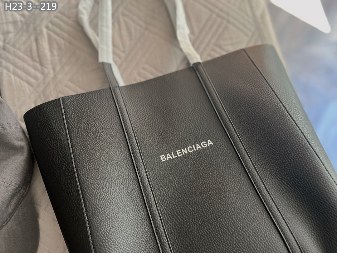 BALENCIAGA EVERYDAY TOTE BAG IN BLACK 36CM