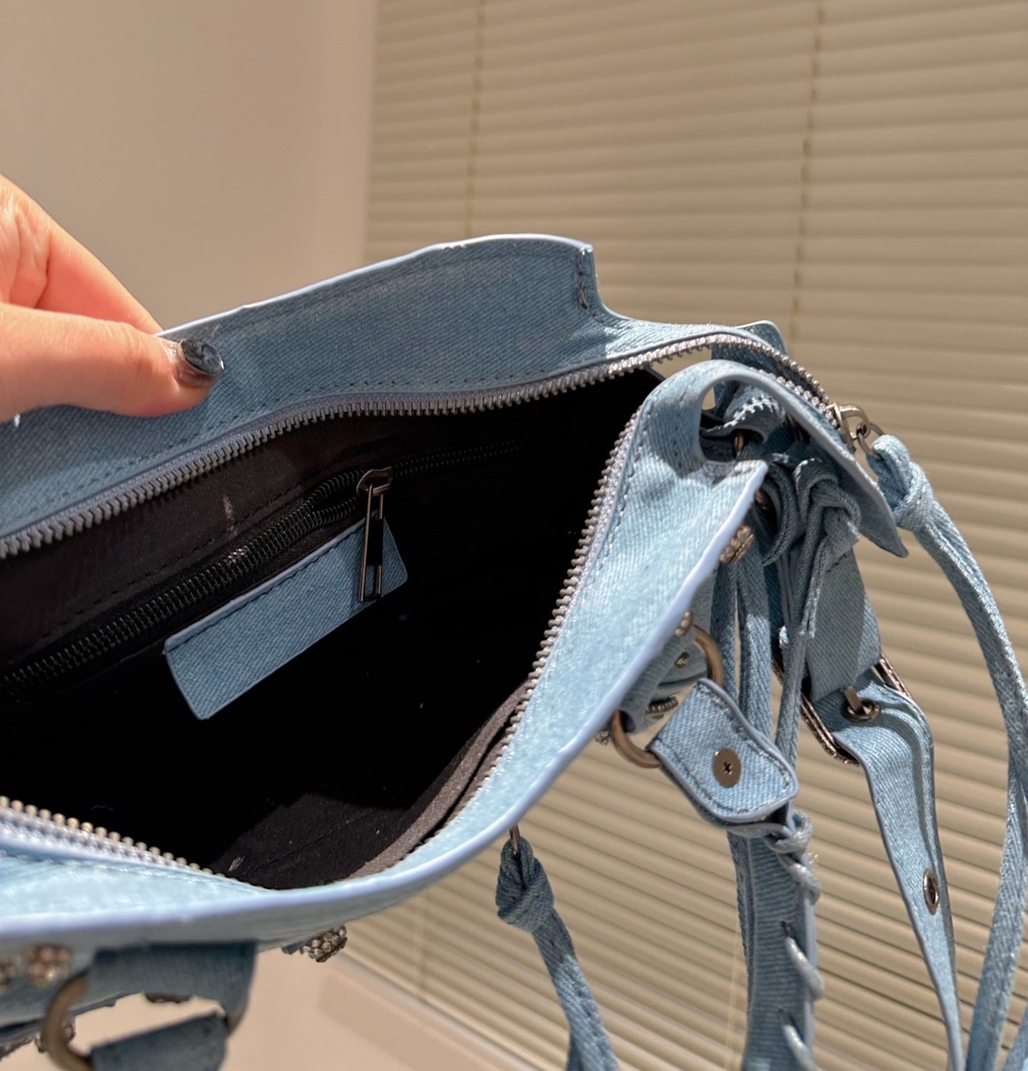 BALENCIAGA WOMENS NEO CAGOLE CITY HANDBAG IN DENIM IN BLUE 26CM