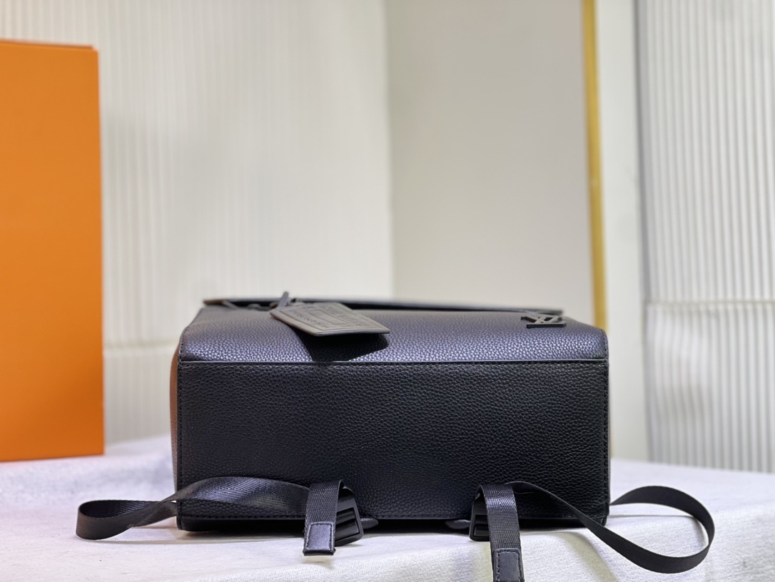 LV FASTLINE AEROGRAM BACKPACK BLACK 50CM M21367