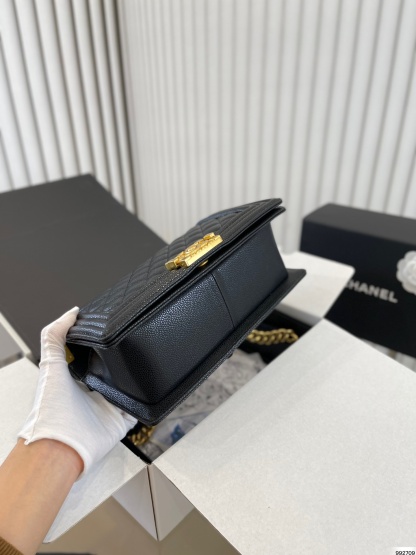 CC MEDIUM BOY QUILTED LAMBSKIN BLACK 25CM