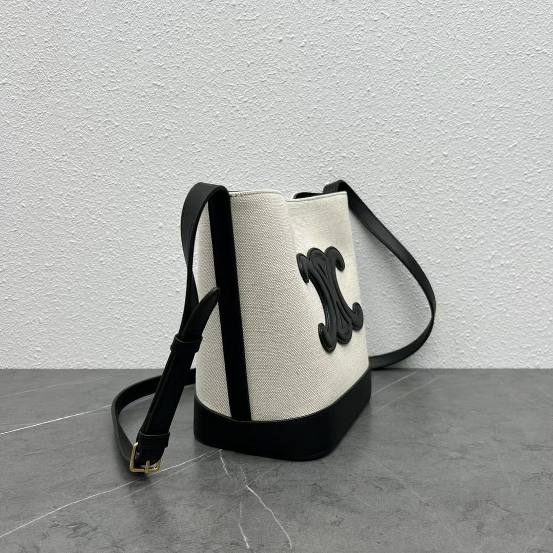 CE TRIOMPHE BUCKET BAG WHITE 22CM