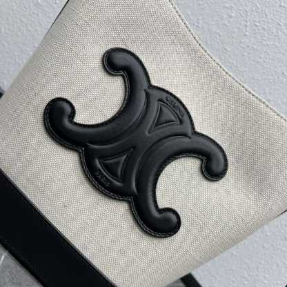 CE TRIOMPHE BUCKET BAG WHITE 22CM