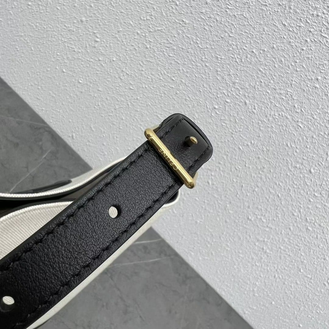 CE TRIOMPHE BUCKET BAG WHITE 22CM