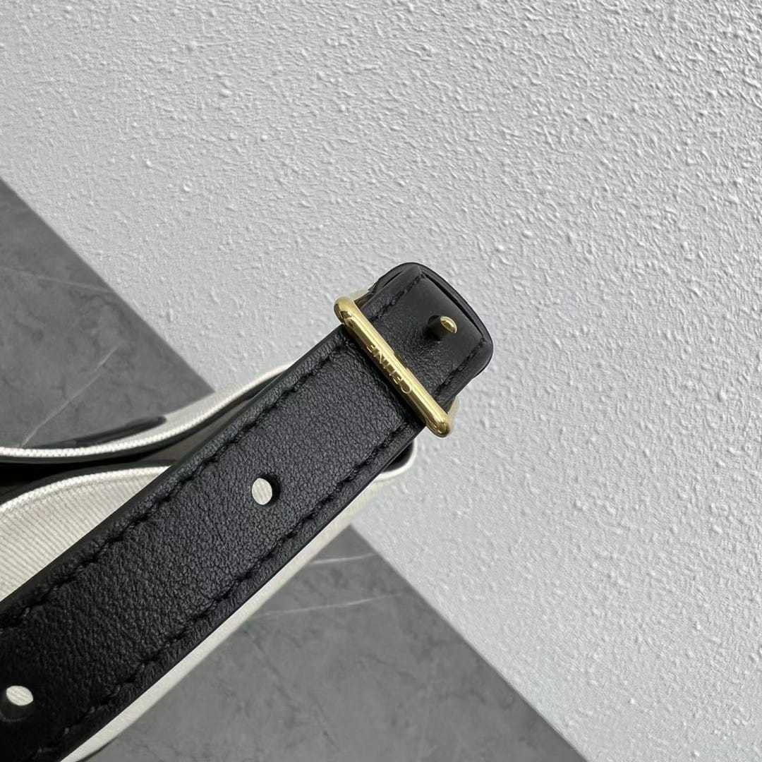 CE TRIOMPHE BUCKET BAG WHITE 22CM