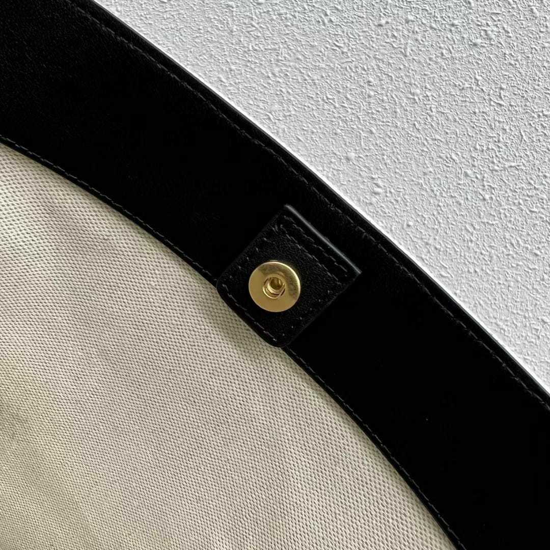 CE TRIOMPHE BUCKET BAG WHITE 22CM