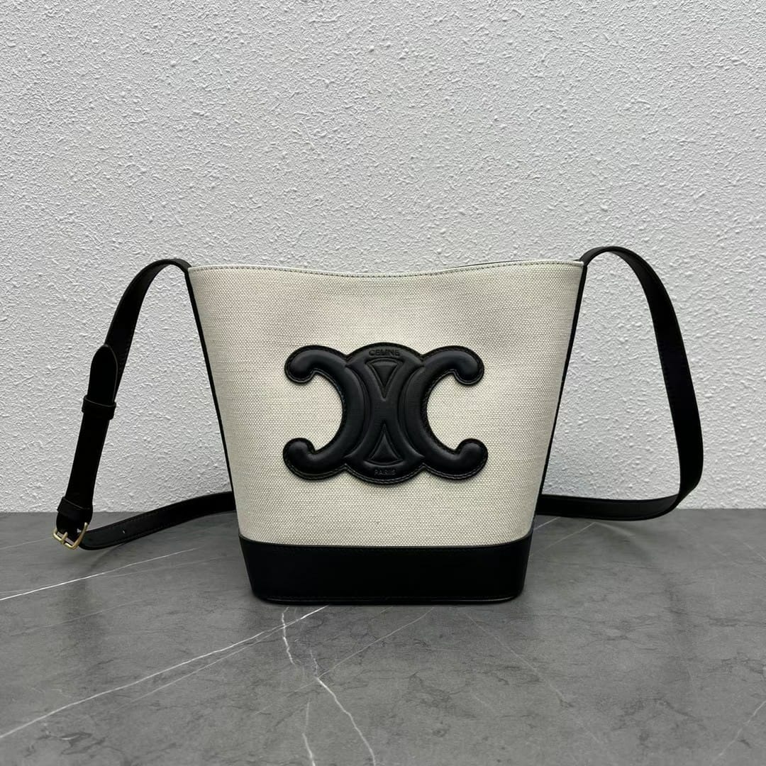 CE TRIOMPHE BUCKET BAG WHITE 22CM