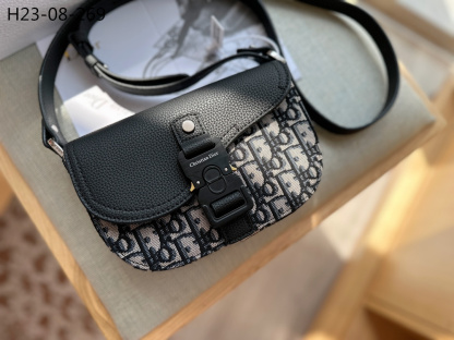 DOR SADDLE POUCH WITH STRAP BLACK 19CM 2ADCA435YKS H27E