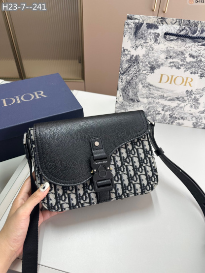 DOR MINI SADDLE BAG WITH STRAP BEIGE AND BLACK DOR OBLIQUE JACQUARD AND BLACK GRAINED CALFSKIN 23CM 1ADPO049YKS H27E