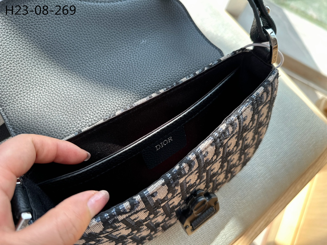 DOR SADDLE POUCH WITH STRAP BLACK 19CM 2ADCA435YKS H27E